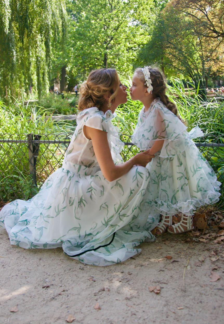 Robe mousseline de soie imprimé fleurs vertes - Modèle petite fille –  Maison Lou
