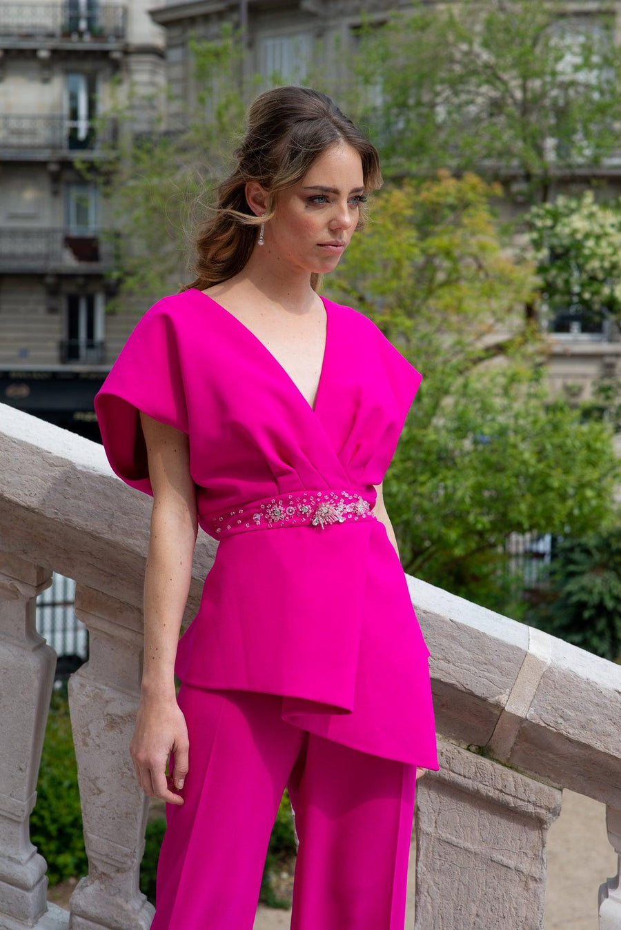 Ensemble Lamya  pantalon fuchsia a details bijoux - Maison Lou