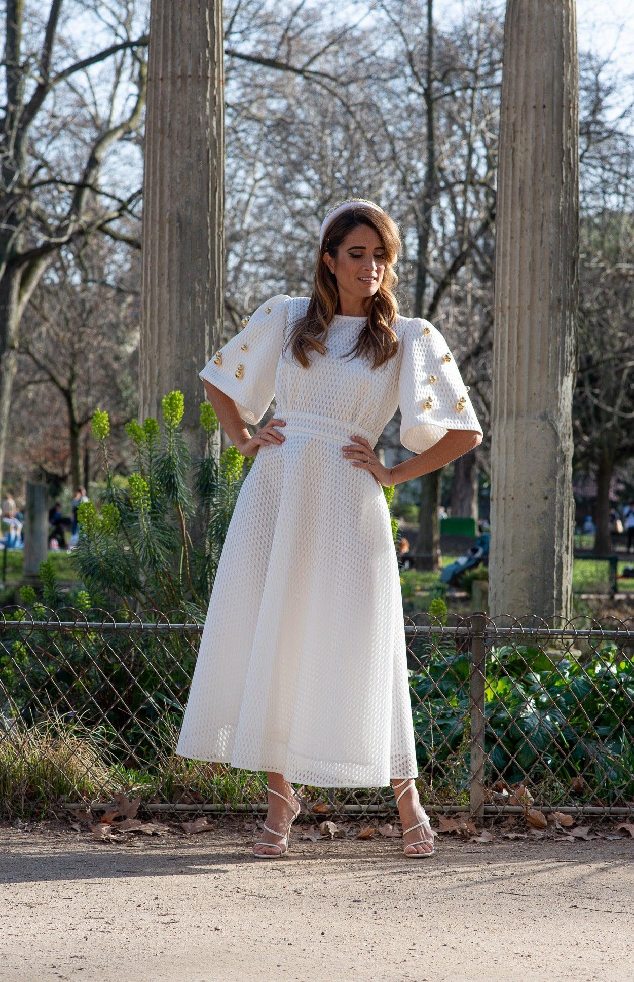 Robe Blanche Femme Taille 40 En Coton Nid D'abeille - Style Trapèze Sans Manches, Occasion Très Bon état