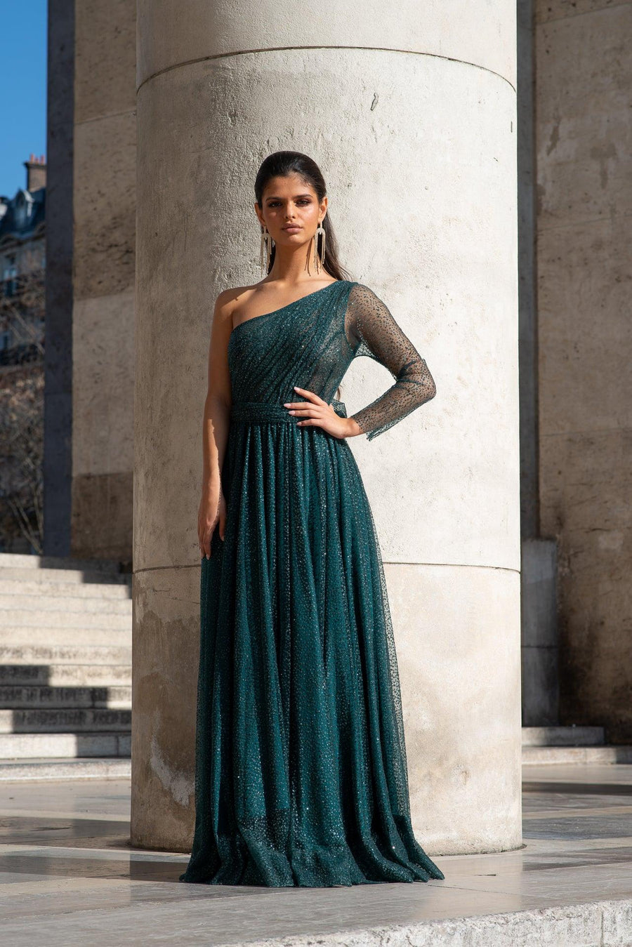 Robe longue du soir verte asymétrique brodée - Maison Lou