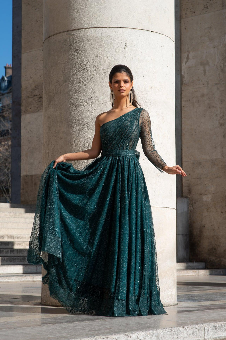 Robe longue du soir verte asymétrique brodée - Maison Lou