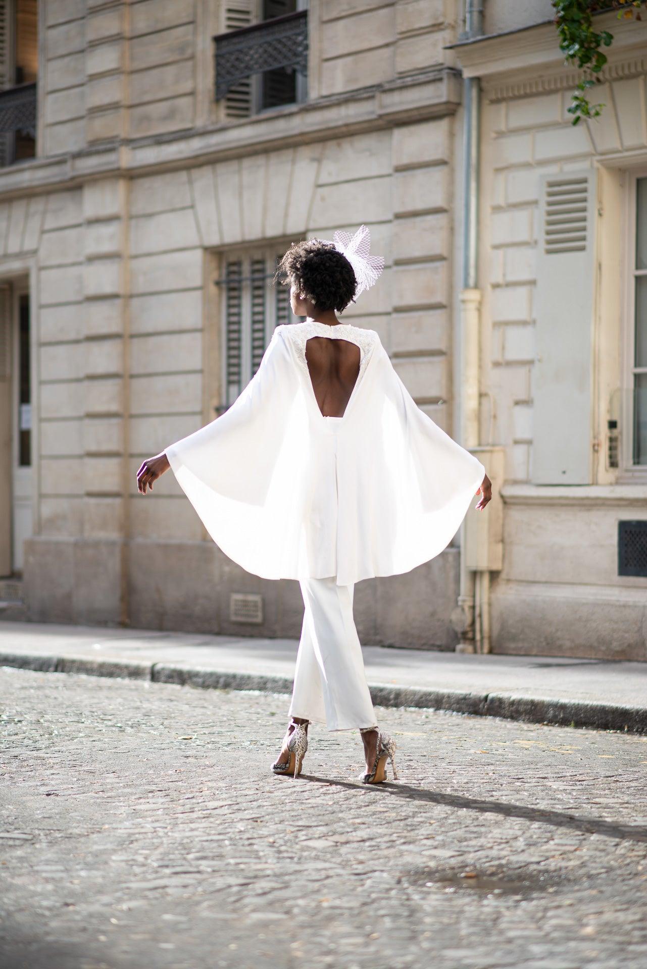 Combinaison pantalon en broderie avec cape – Maison Lou